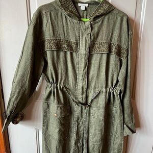 Womens Sundance linen lightweight trench style jacket. Never worn. New. Size M